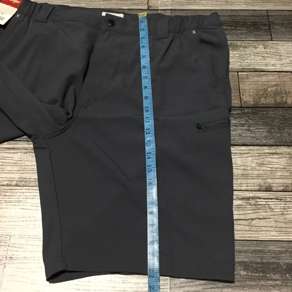Wrangler Cargo Tech Shorts Men’s 40 Gray (Inseam 10) Lightweight